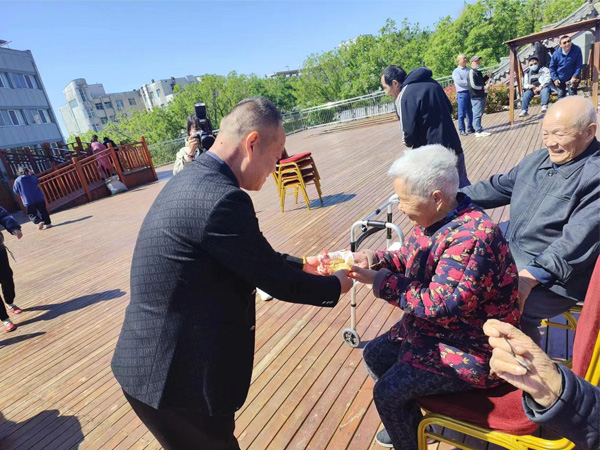 德赡养老服务中心公益活动