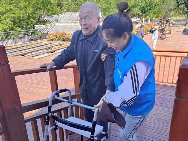 德赡养老服务中心公益活动